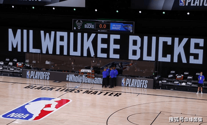  沃尔夫斯堡主场灯光故障延期比赛  