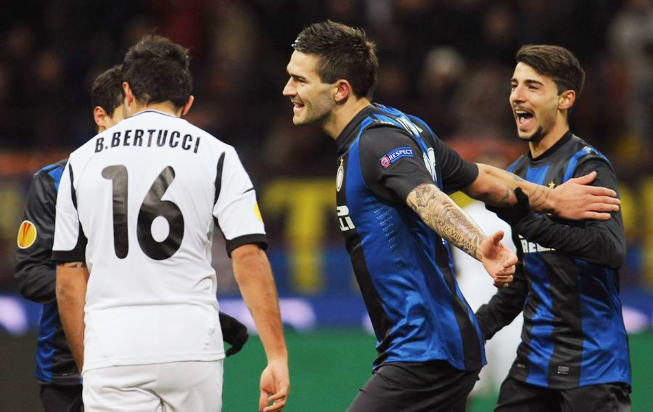  布莱顿新星弗格森梅开二度，入选月最佳阵容  